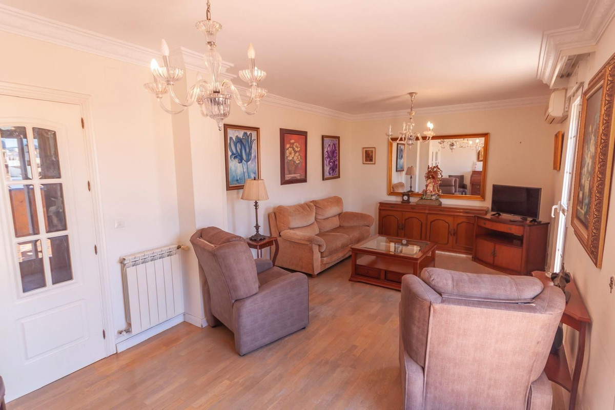 Penthouse te koop in Estepona | 4 slaapkamers H5495389