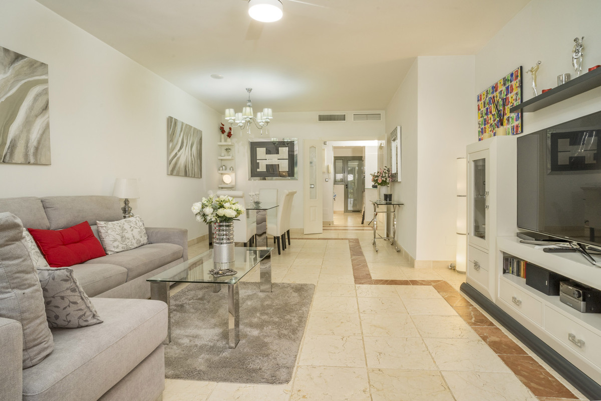 Appartement te koop in Estepona | 2 slaapkamers H5495749