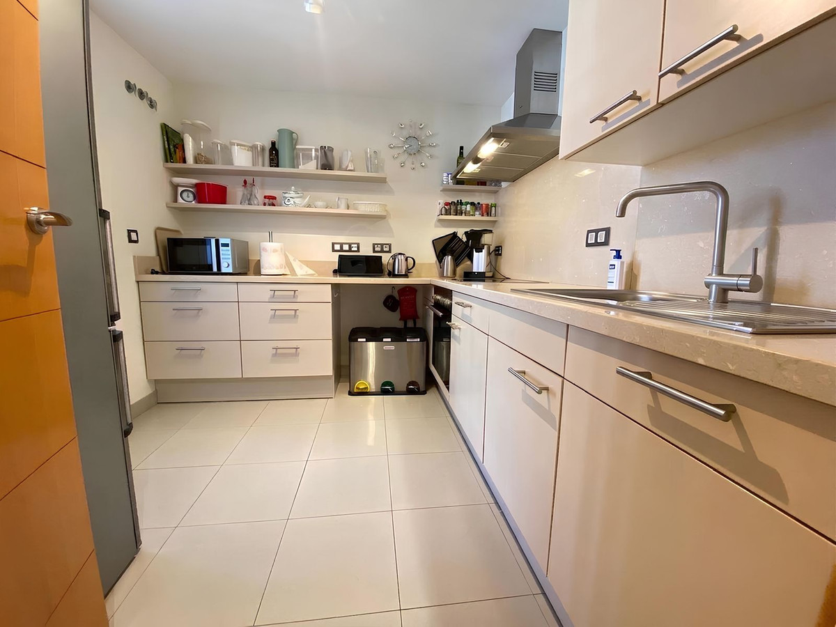 Appartement te koop in Estepona | 3 slaapkamers H5498854