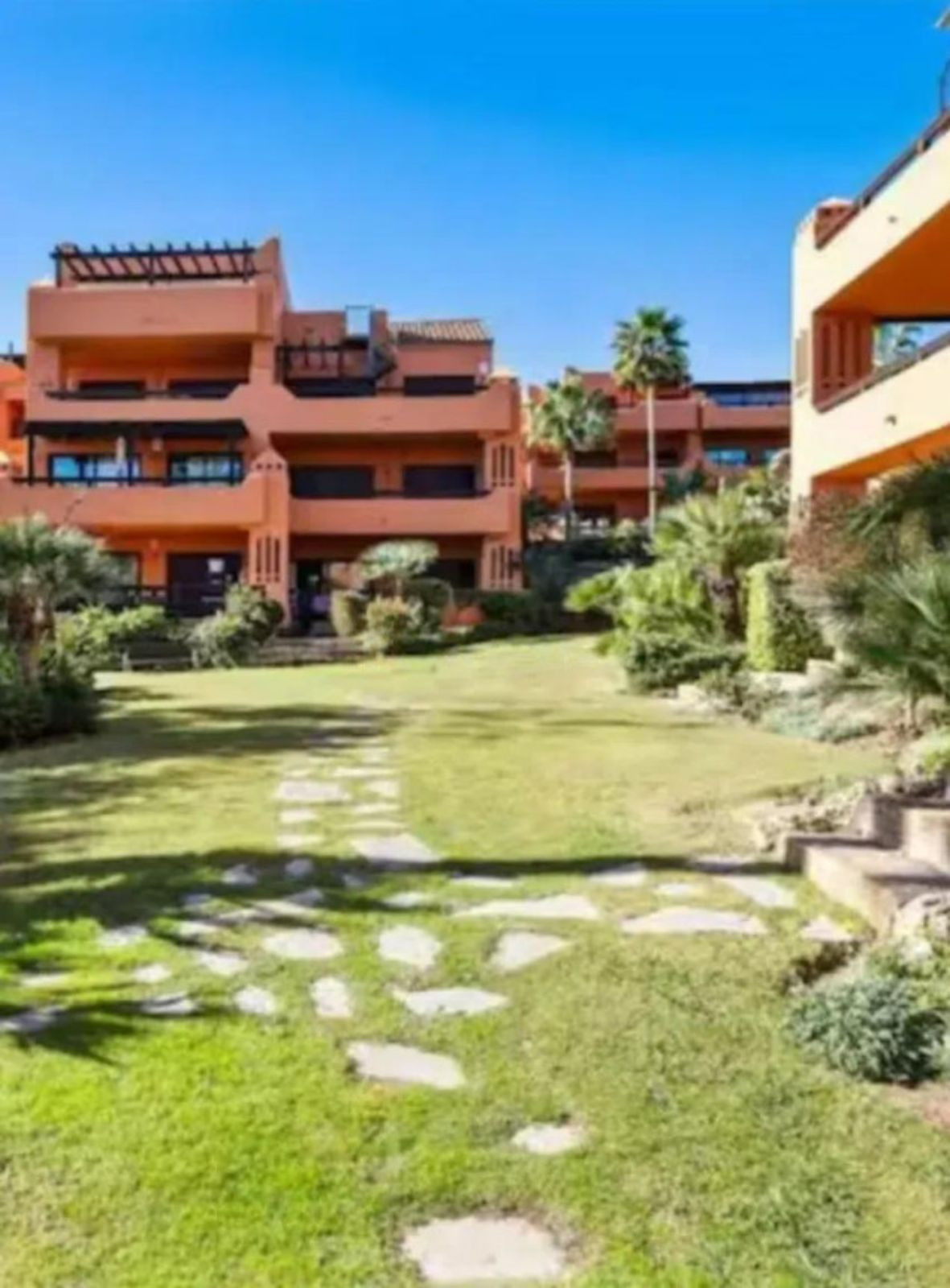 Appartement te koop in Estepona | 2 slaapkamers H5499619