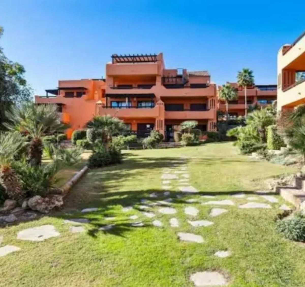Appartement te koop in Estepona | 2 slaapkamers H5499619