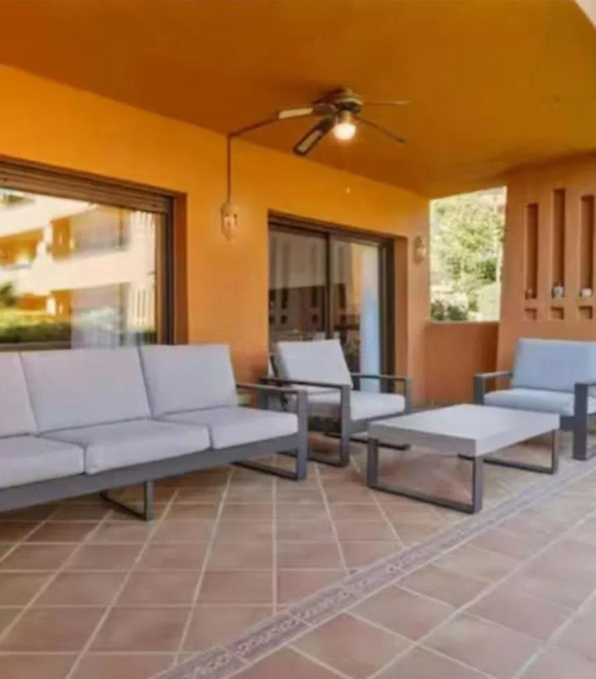 Appartement te koop in Estepona | 2 slaapkamers H5499619