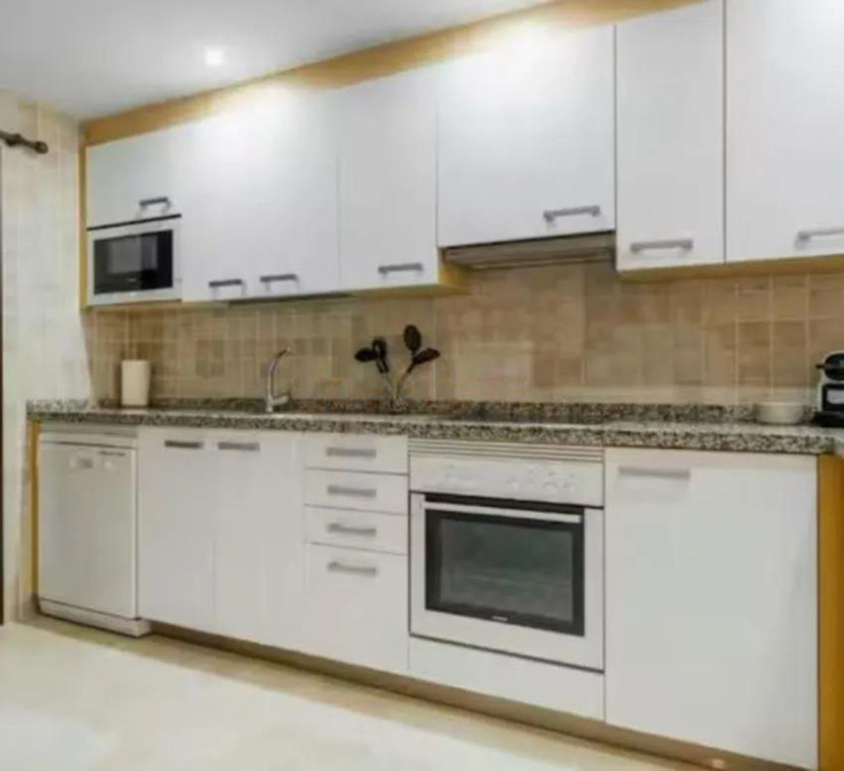 Appartement te koop in Estepona | 2 slaapkamers H5499619