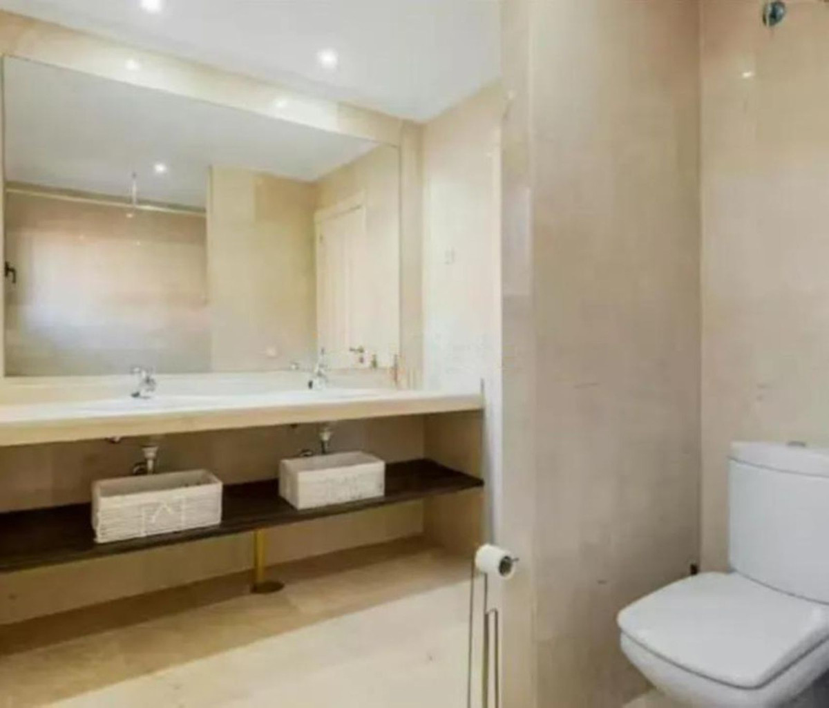 Appartement te koop in Estepona | 2 slaapkamers H5499619