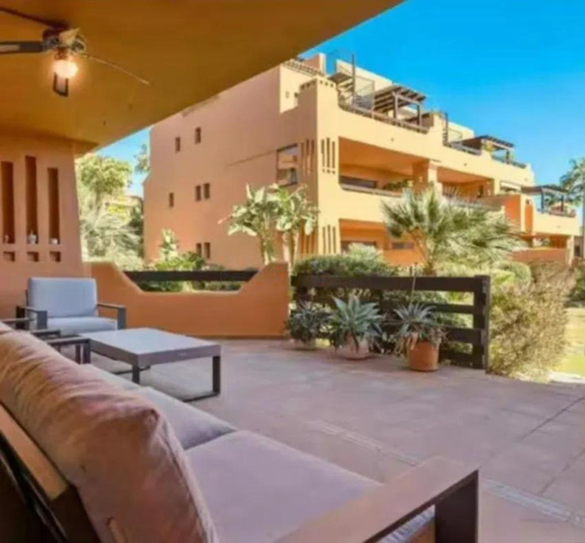 Appartement te koop in Estepona | 2 slaapkamers H5499619