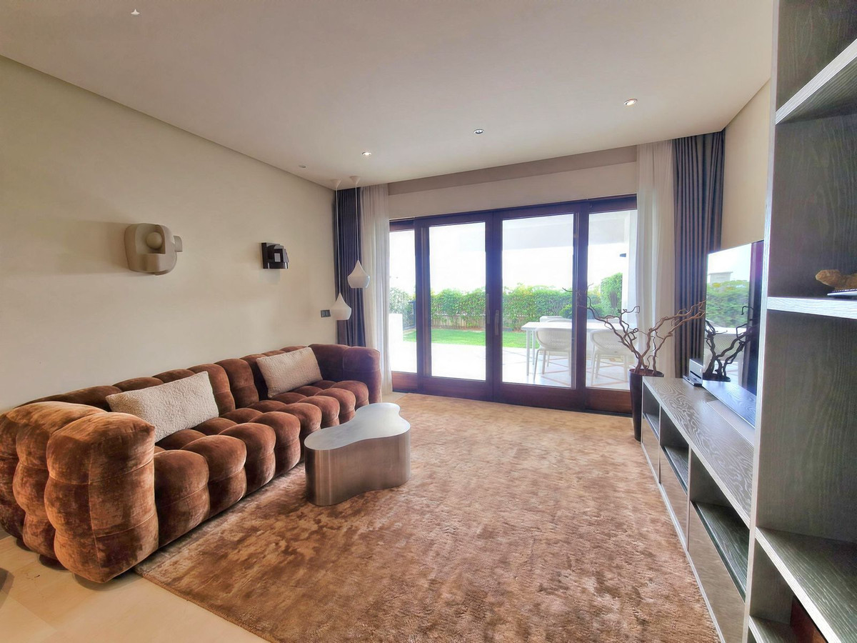 Appartement te koop in Estepona | 2 slaapkamers H5500333
