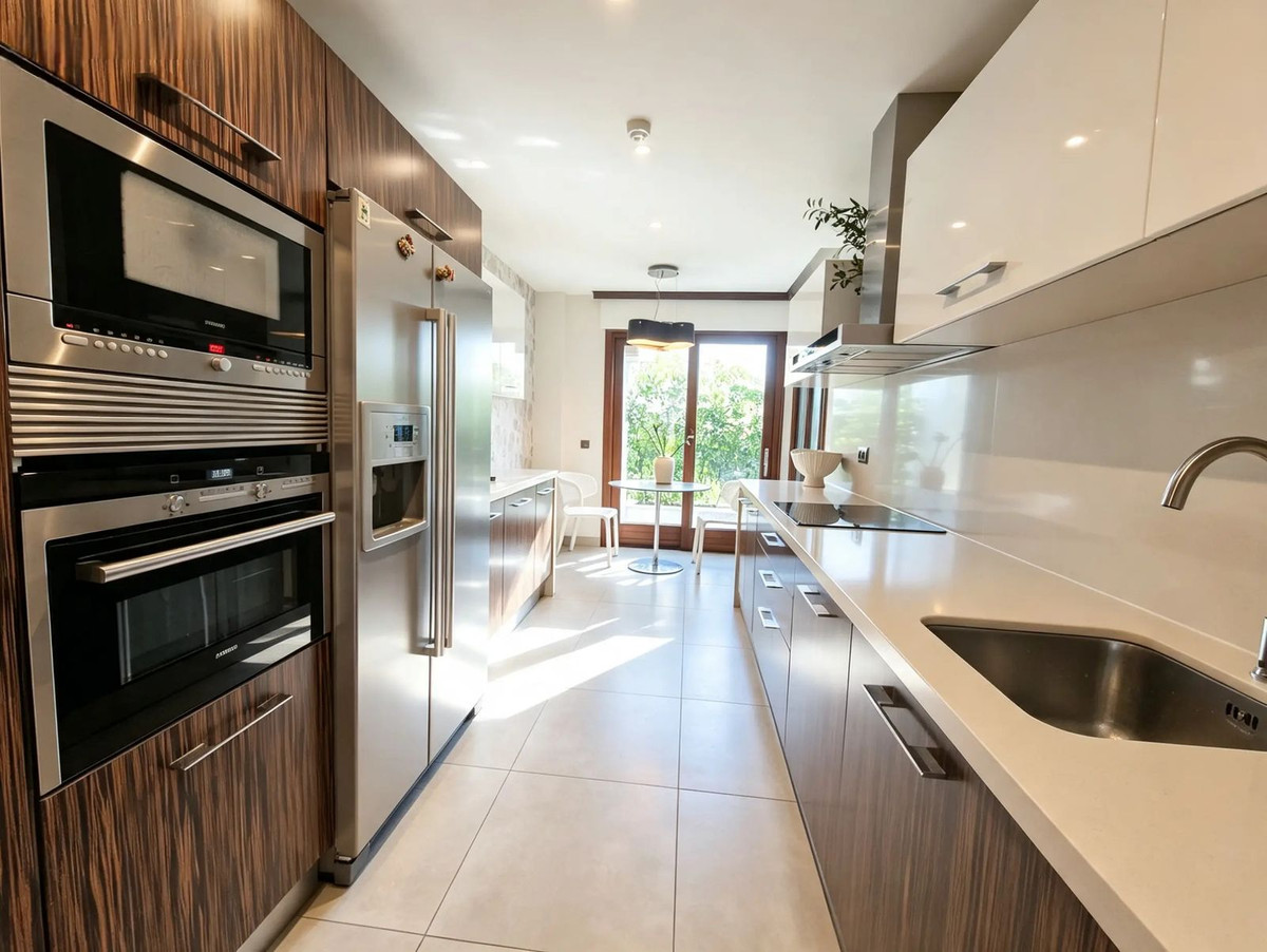 Appartement te koop in Estepona | 2 slaapkamers H5500333