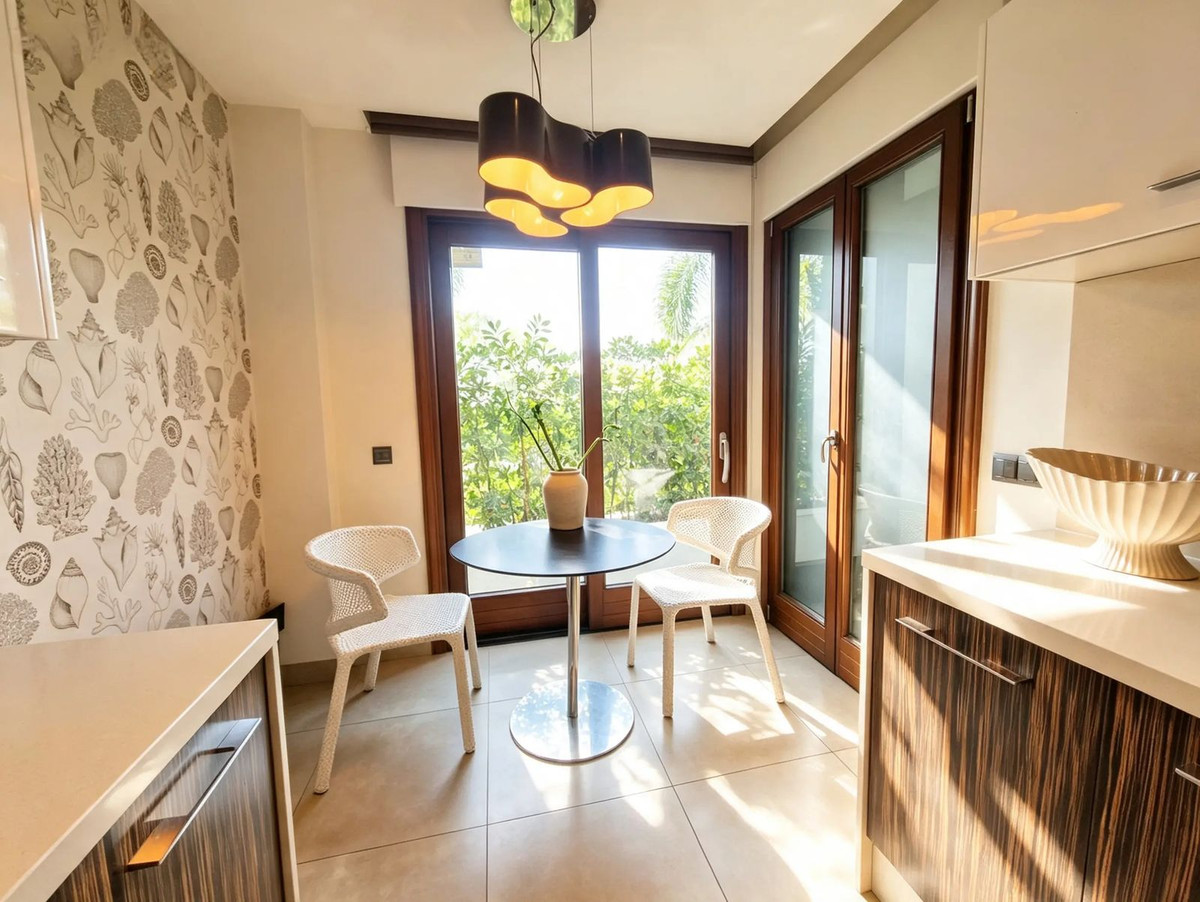 Appartement te koop in Estepona | 2 slaapkamers H5500333