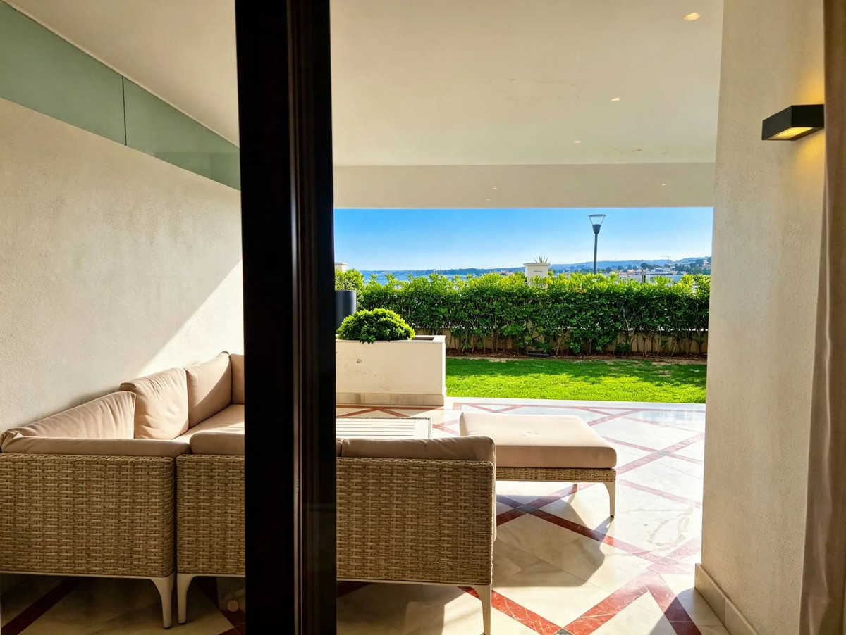 Appartement te koop in Estepona | 2 slaapkamers H5500333
