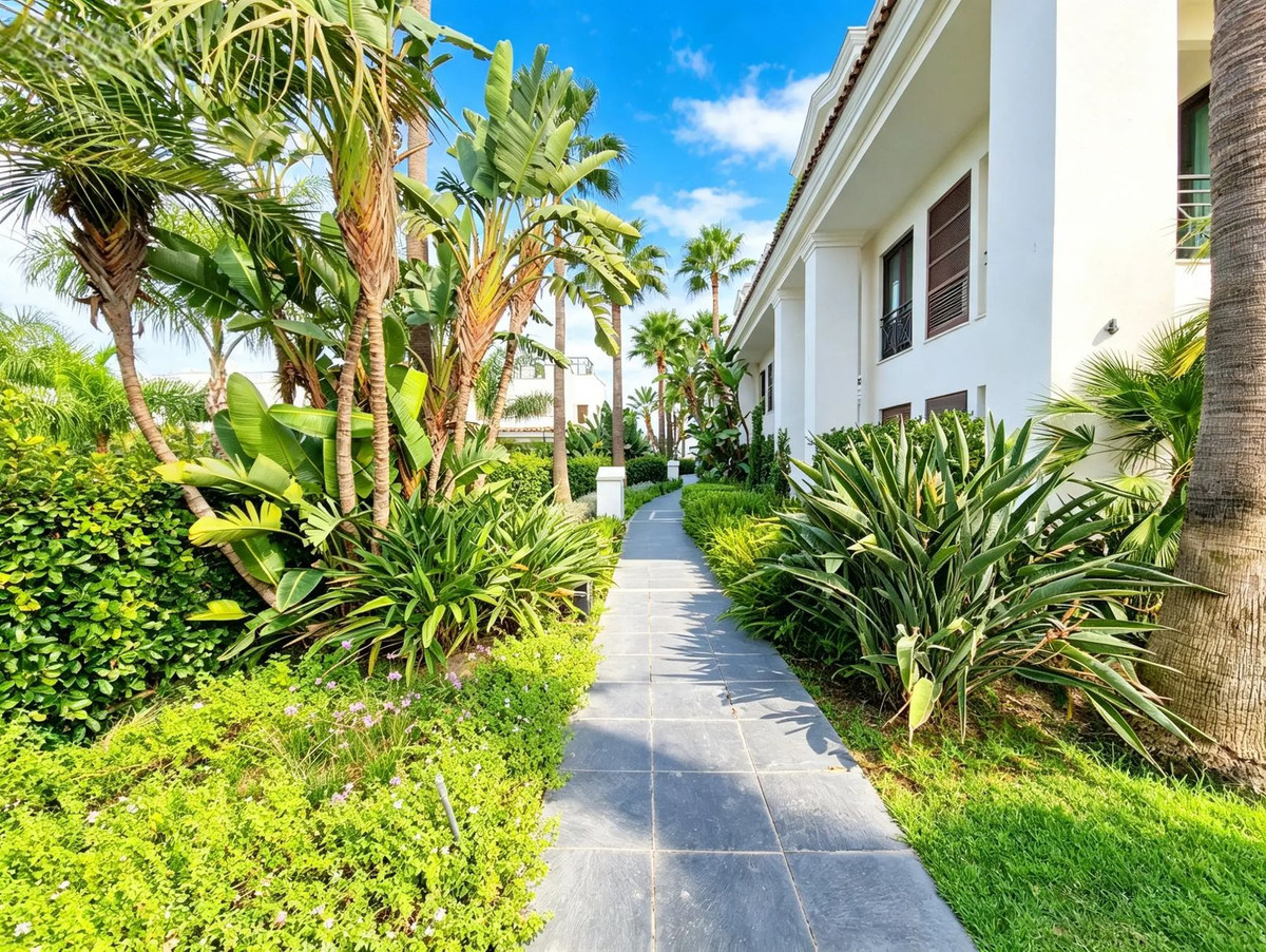 Appartement te koop in Estepona | 2 slaapkamers H5500333