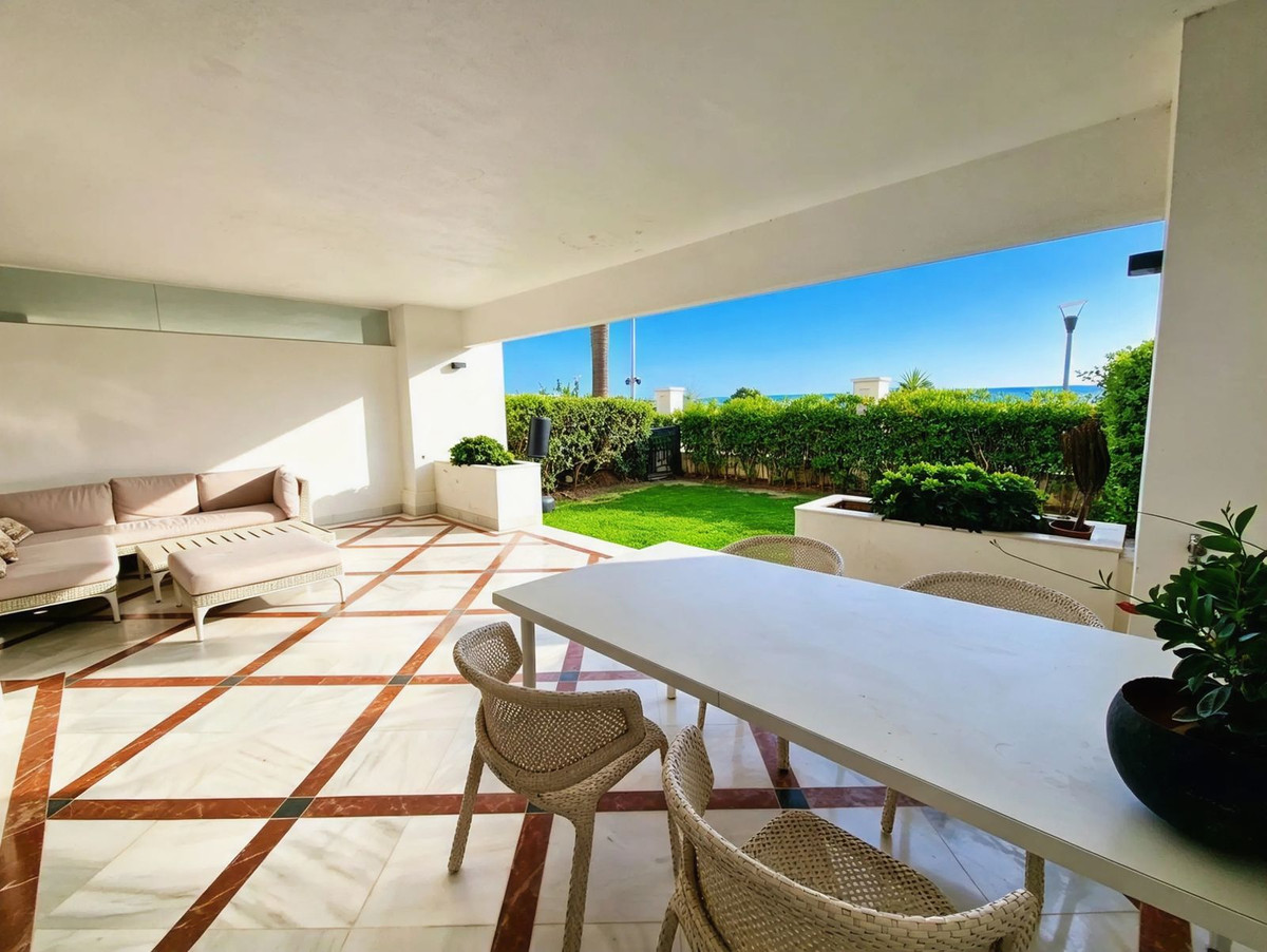 Appartement te koop in Estepona | 2 slaapkamers H5500333