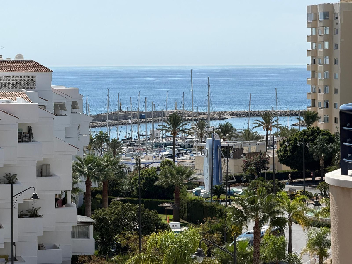 Appartement te koop in Estepona | 2 slaapkamers H5500465