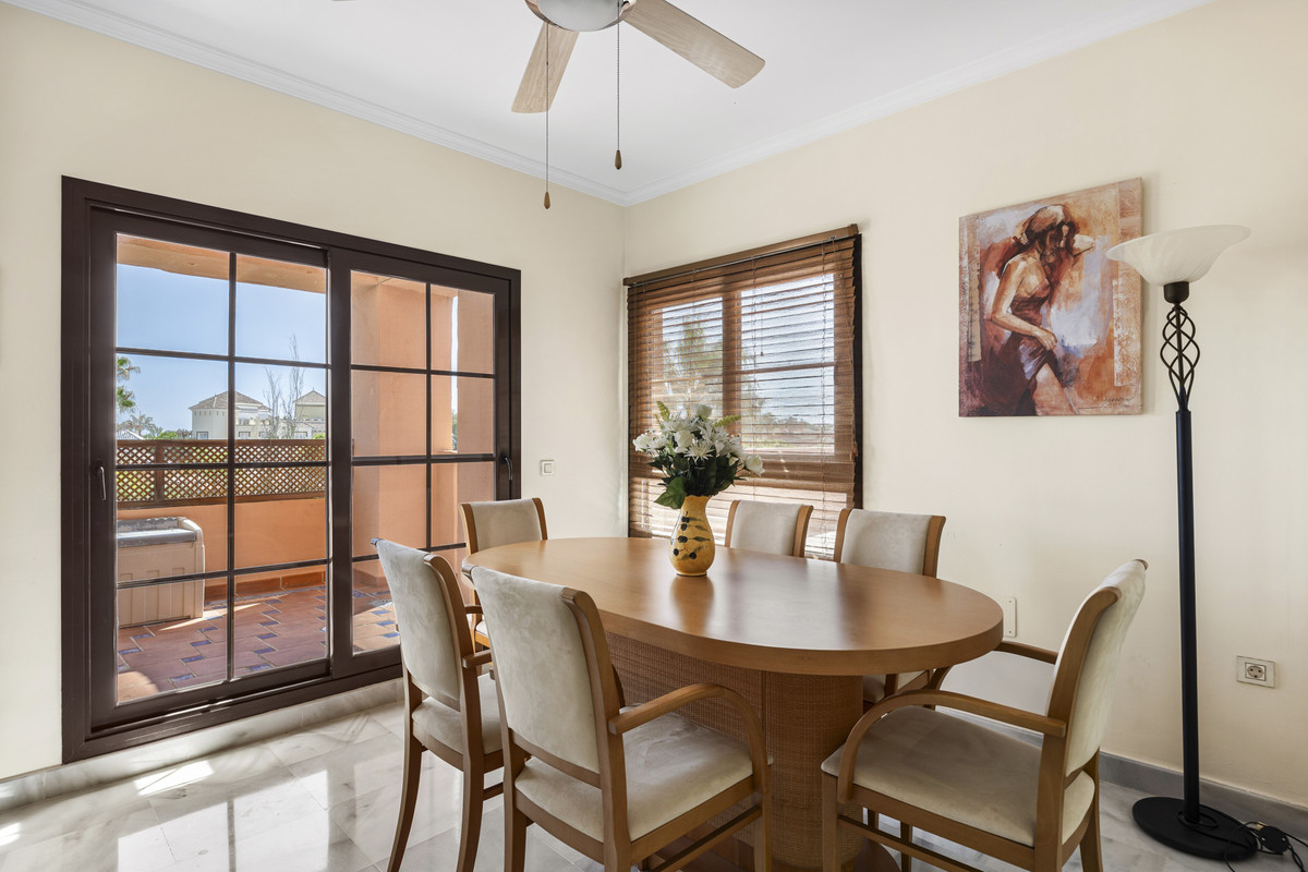 Appartement te koop in Estepona | 5 slaapkamers H5502049