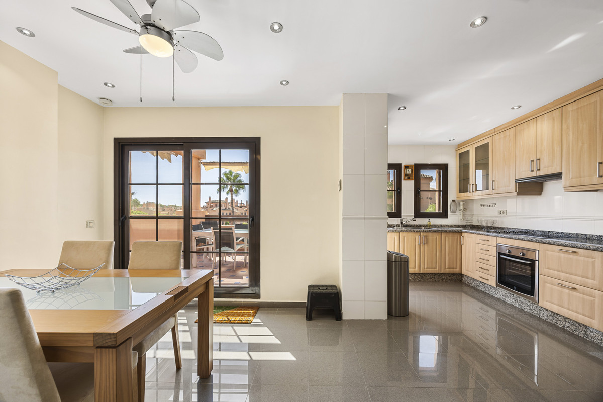 Appartement te koop in Estepona | 5 slaapkamers H5502049