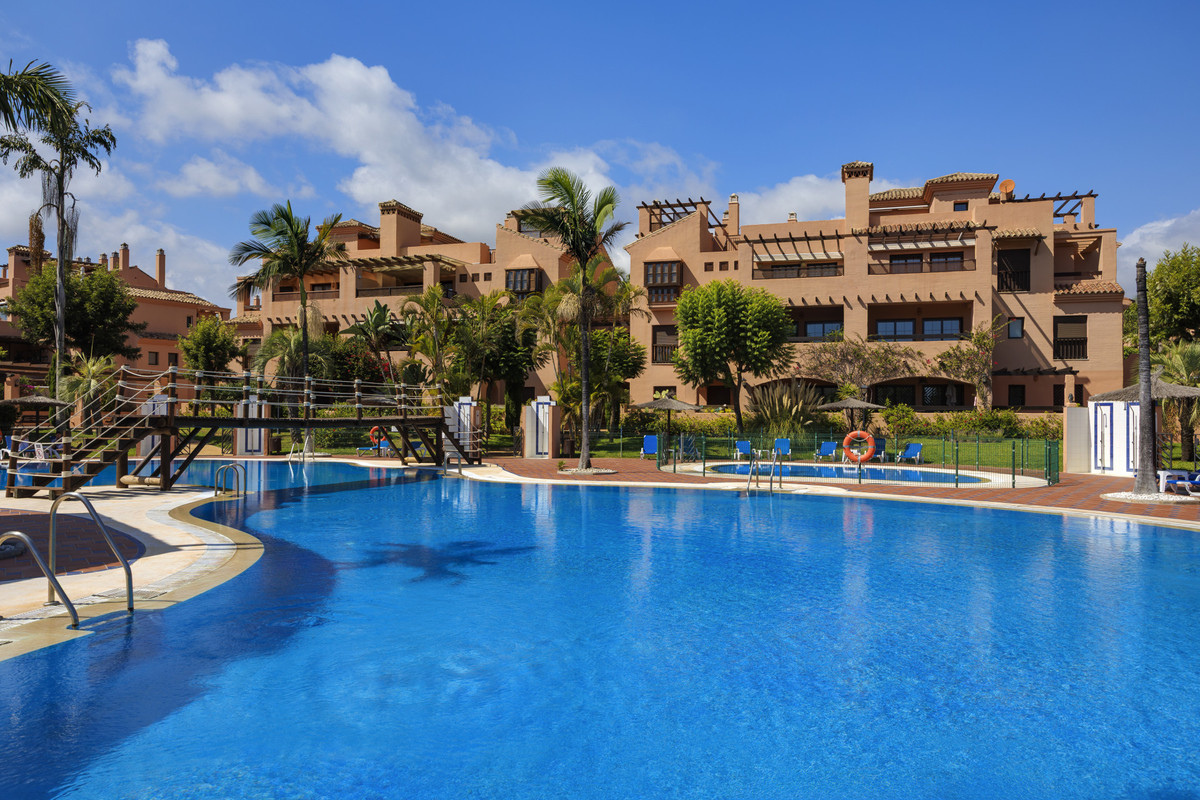 Appartement te koop in Estepona | 5 slaapkamers H5502049