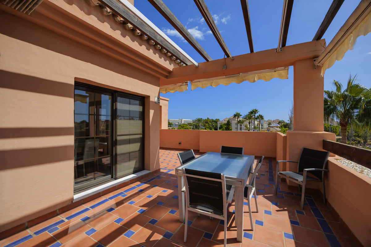 Appartement te koop in Estepona | 5 slaapkamers H5502049