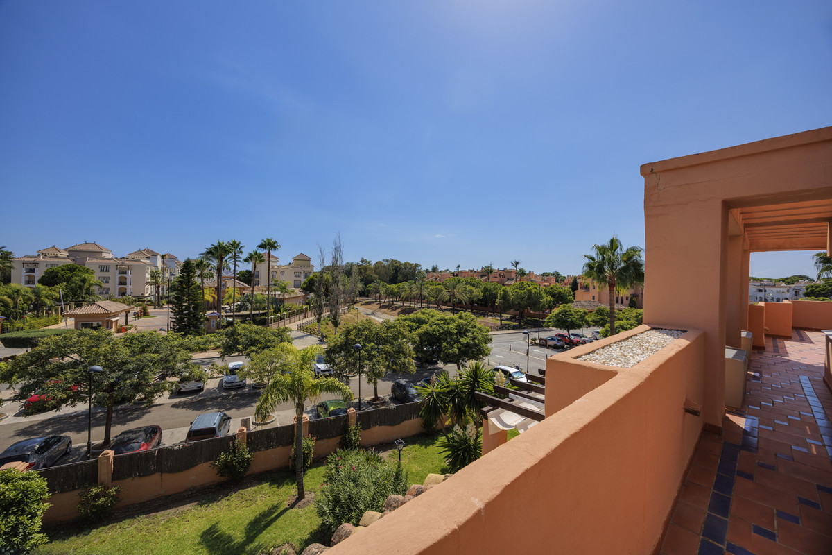 Appartement te koop in Estepona | 5 slaapkamers H5502049