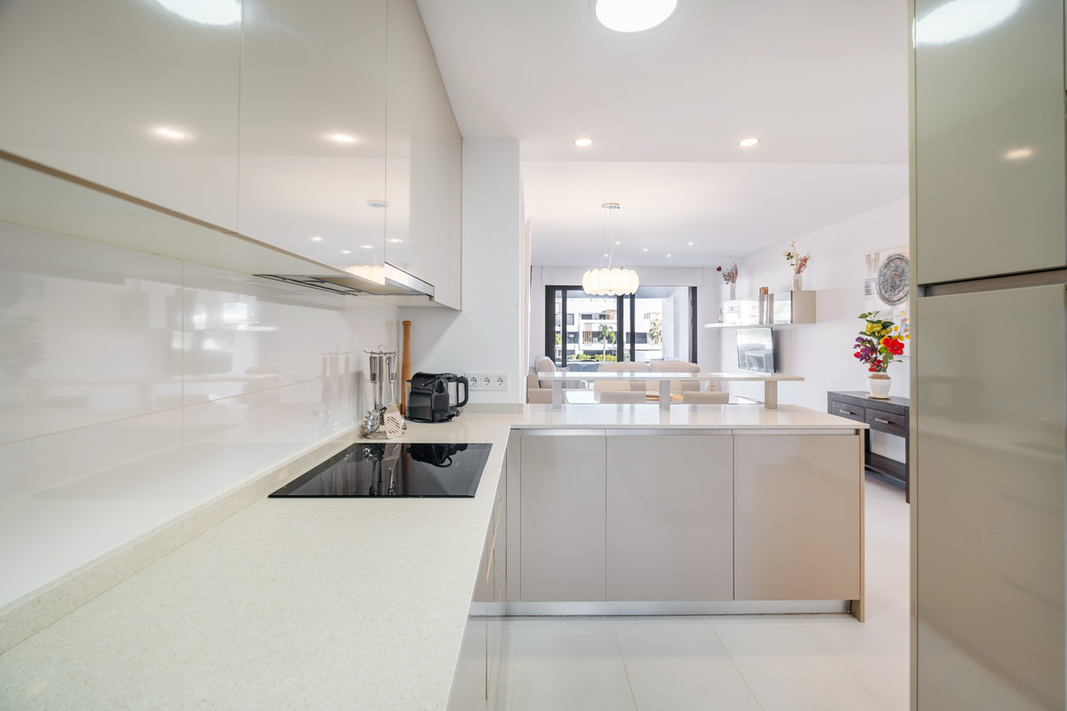 Appartement te koop in Estepona | 2 slaapkamers H5502097