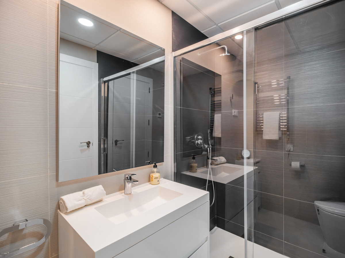 Appartement te koop in Estepona | 2 slaapkamers H5502097