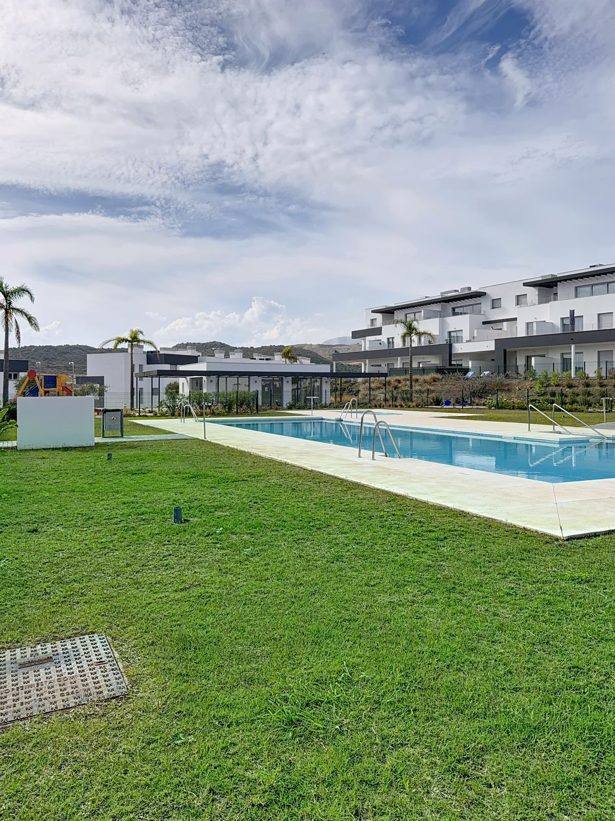 Appartement te koop in Estepona | 2 slaapkamers H5502973