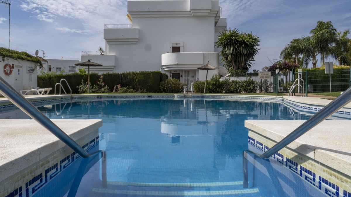Appartement te koop in Estepona | 2 slaapkamers H5504674