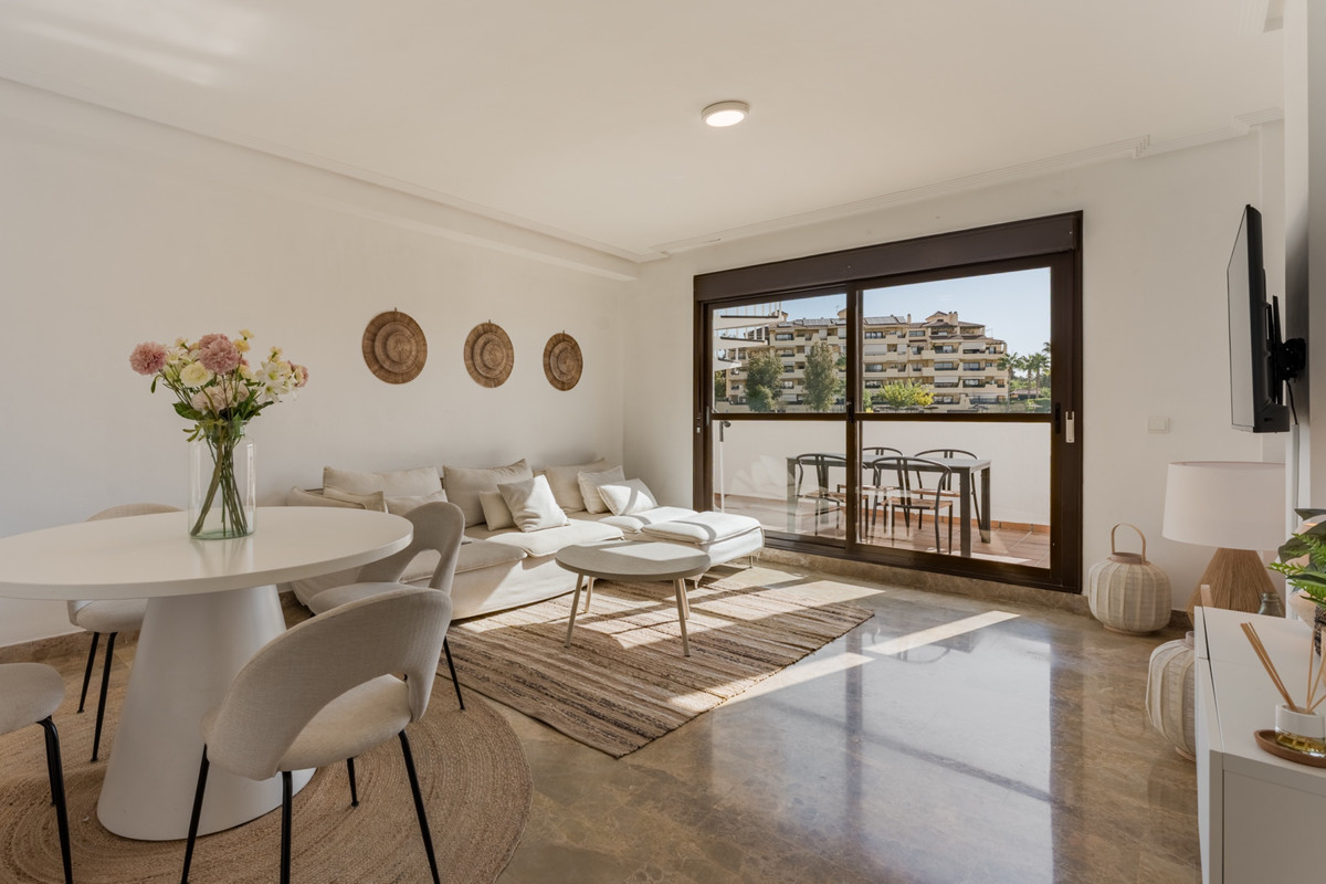 Appartement te koop in Estepona | 2 slaapkamers H5505736