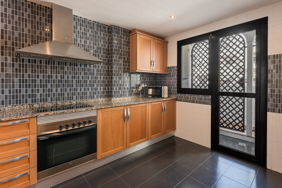 Appartement te koop in Estepona | 2 slaapkamers H5505736