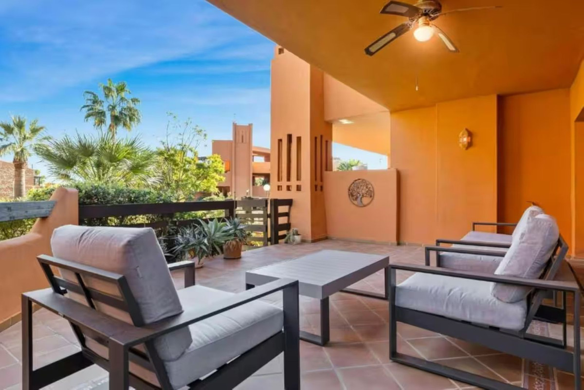 Appartement te koop in Estepona | 2 slaapkamers H5506267