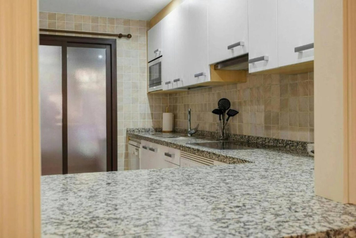 Appartement te koop in Estepona | 2 slaapkamers H5506267