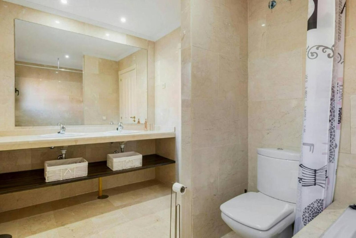 Appartement te koop in Estepona | 2 slaapkamers H5506267