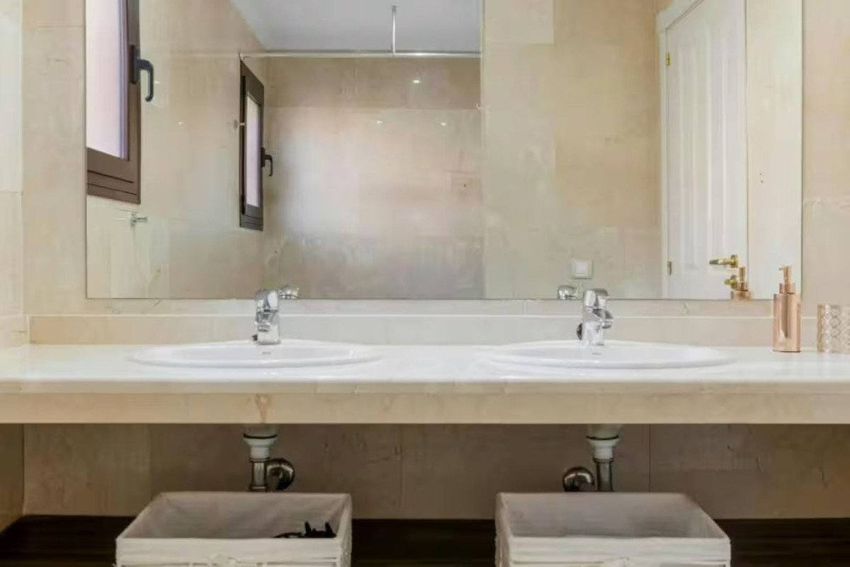 Appartement te koop in Estepona | 2 slaapkamers H5506267