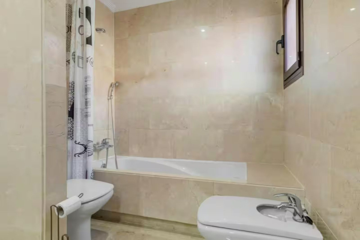Appartement te koop in Estepona | 2 slaapkamers H5506267