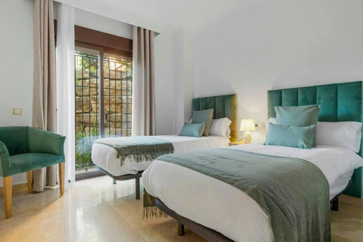 Appartement te koop in Estepona | 2 slaapkamers H5506267