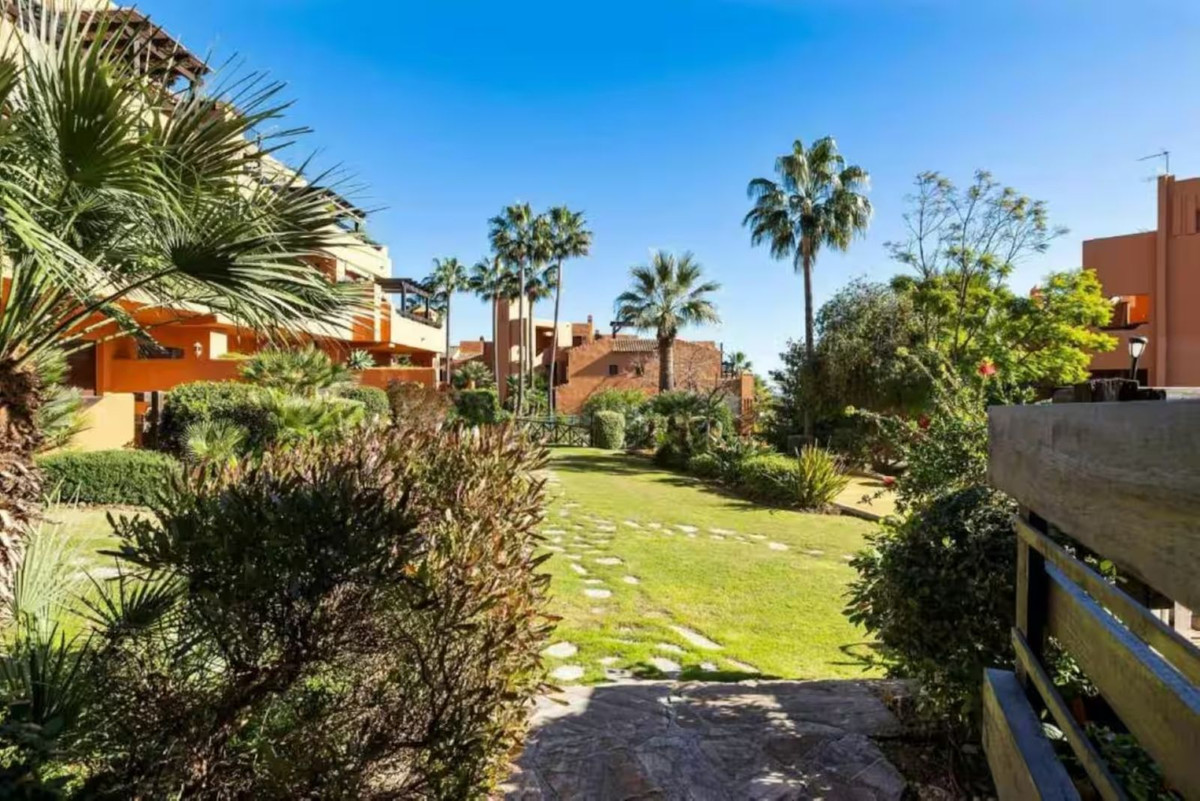 Appartement te koop in Estepona | 2 slaapkamers H5506267
