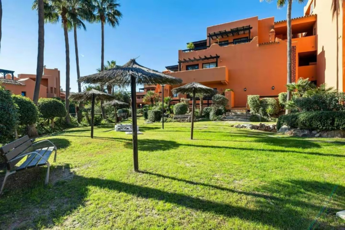 Appartement te koop in Estepona | 2 slaapkamers H5506267