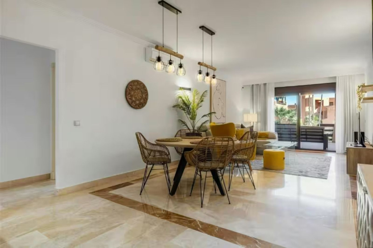 Appartement te koop in Estepona | 2 slaapkamers H5506267