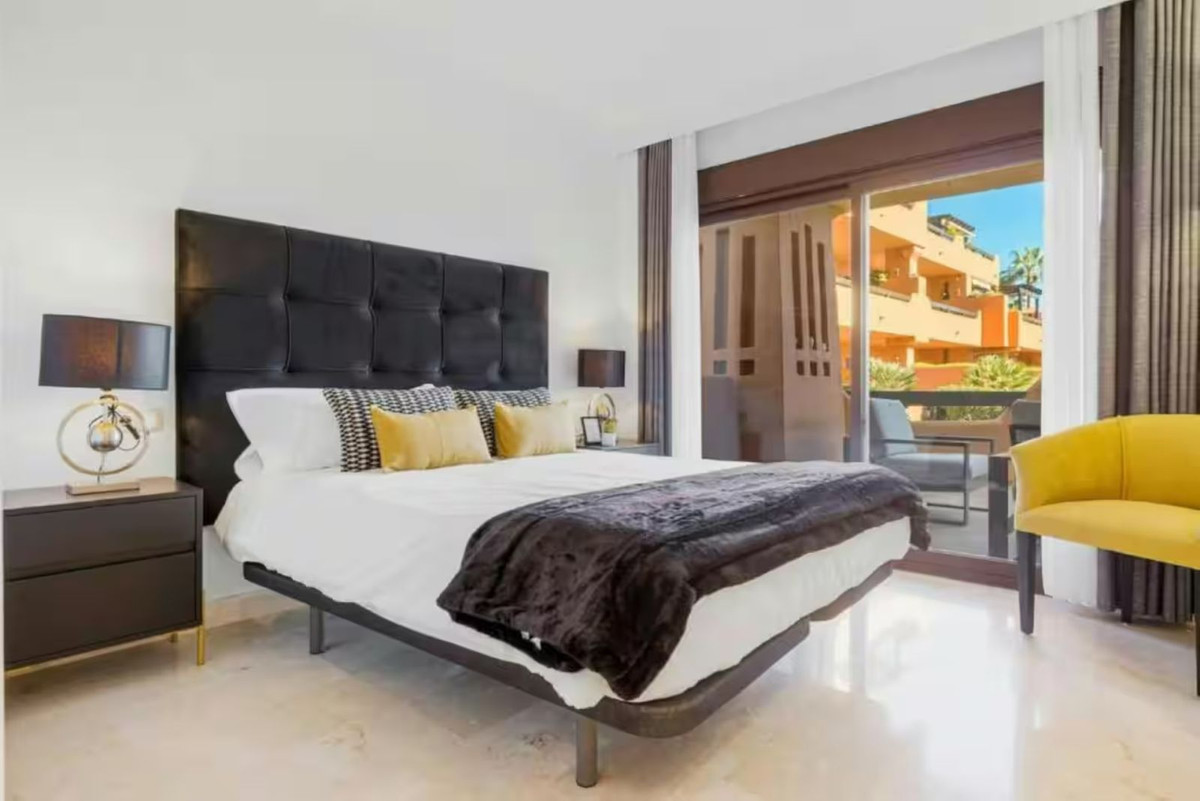 Appartement te koop in Estepona | 2 slaapkamers H5506267