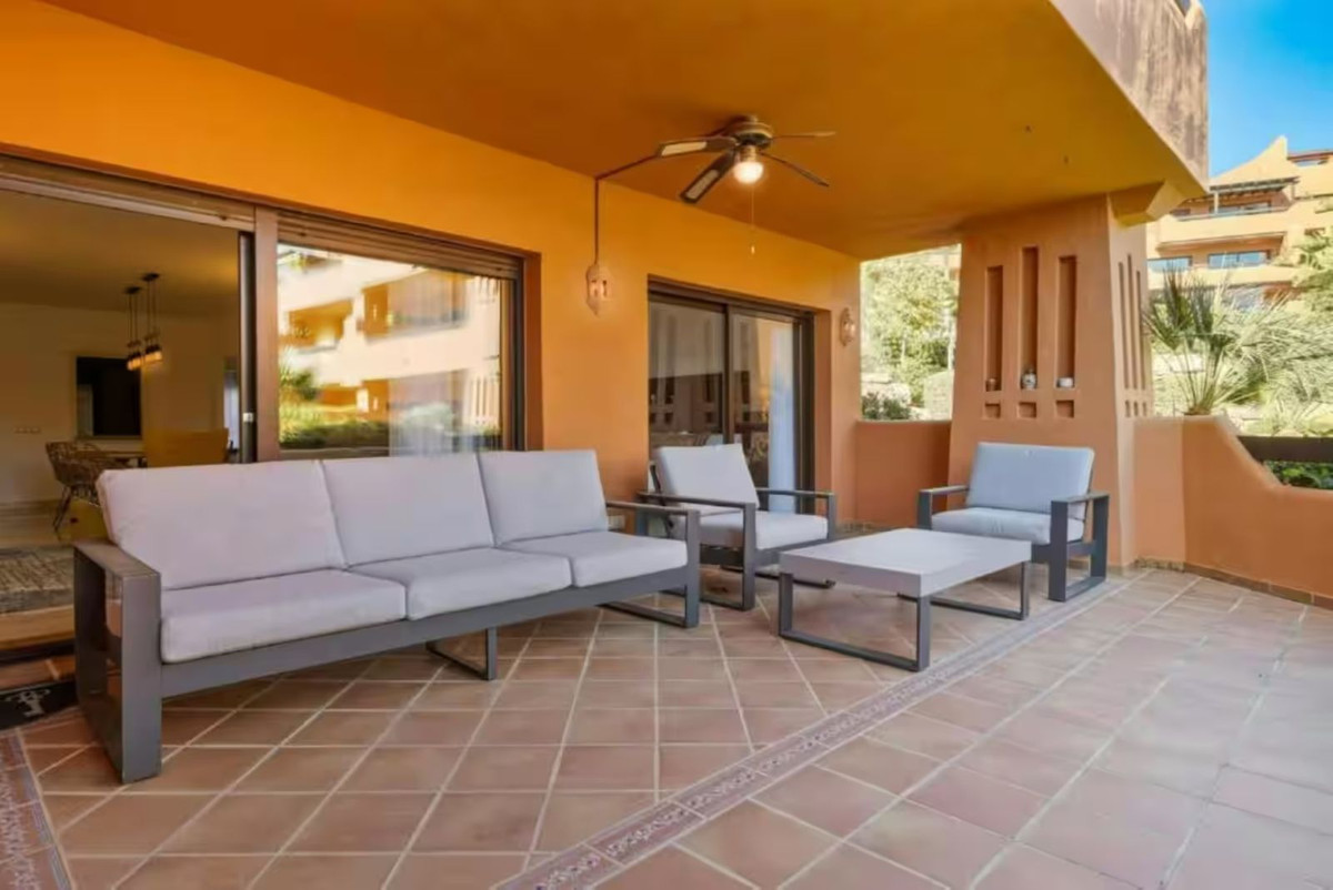Appartement te koop in Estepona | 2 slaapkamers H5506267