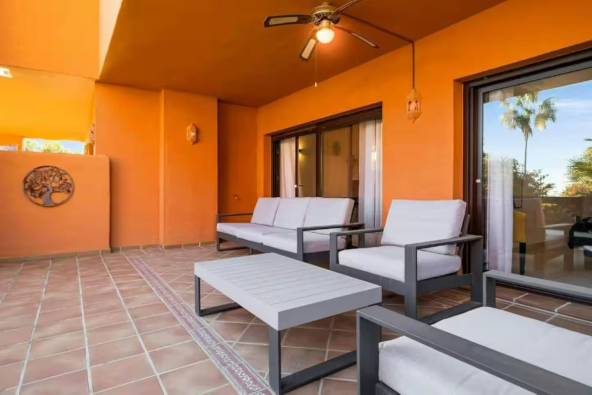 Appartement te koop in Estepona | 2 slaapkamers H5506267