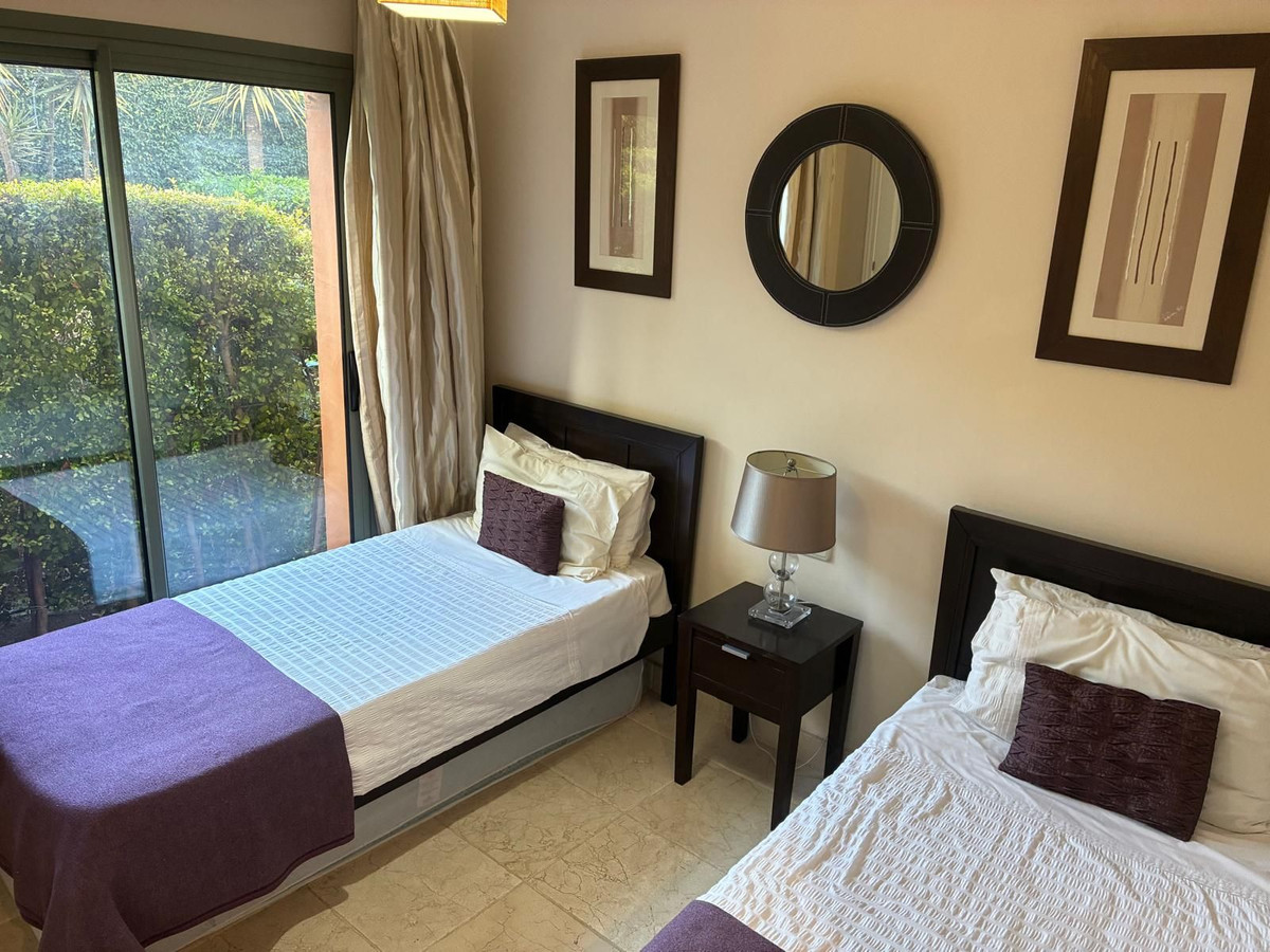 Appartement te koop in Estepona | 2 slaapkamers H5506282