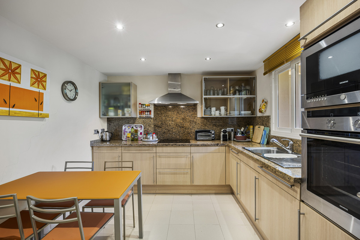 Appartement te koop in Estepona | 2 slaapkamers H5506669