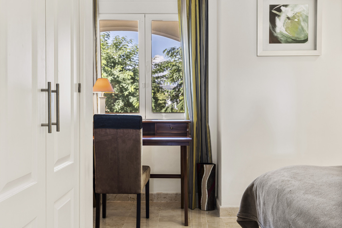 Appartement te koop in Estepona | 2 slaapkamers H5506669
