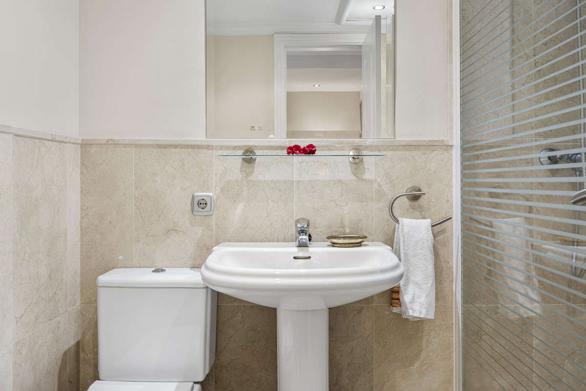 Appartement te koop in Estepona | 2 slaapkamers H5506669