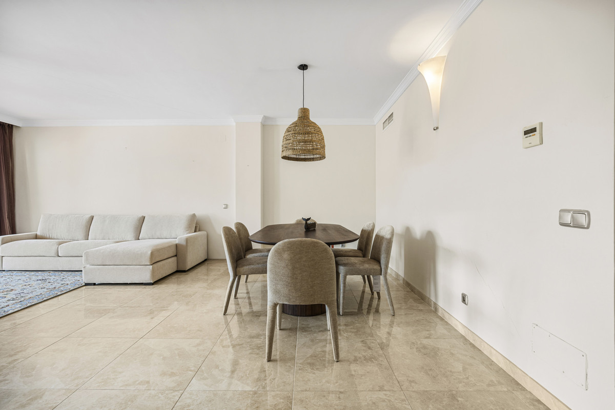 Appartement te koop in Estepona | 2 slaapkamers H5506669