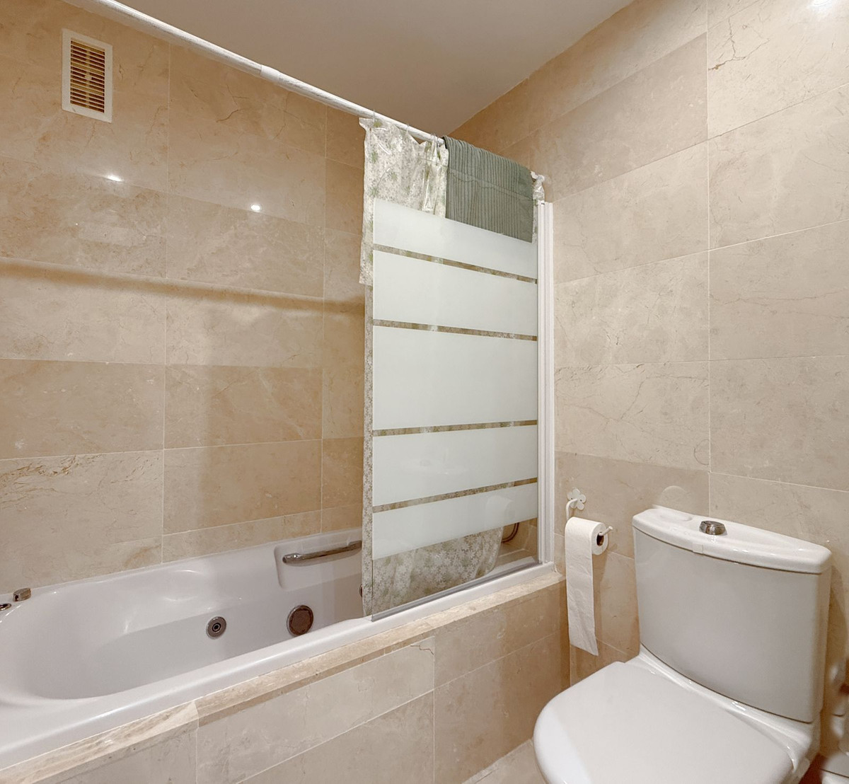 Penthouse te koop in Estepona | 2 slaapkamers H5507089