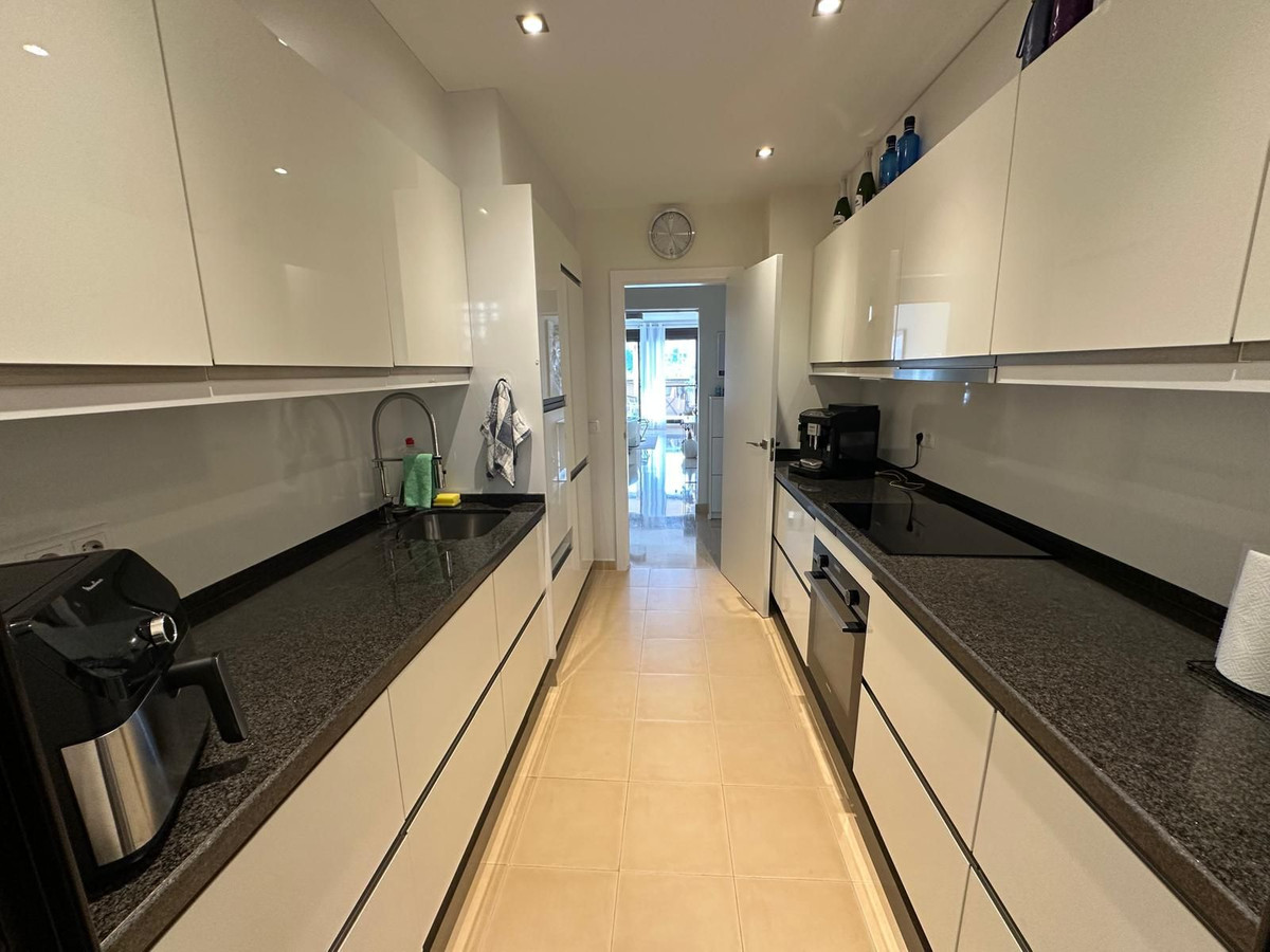 Penthouse te koop in Estepona | 2 slaapkamers H5507314