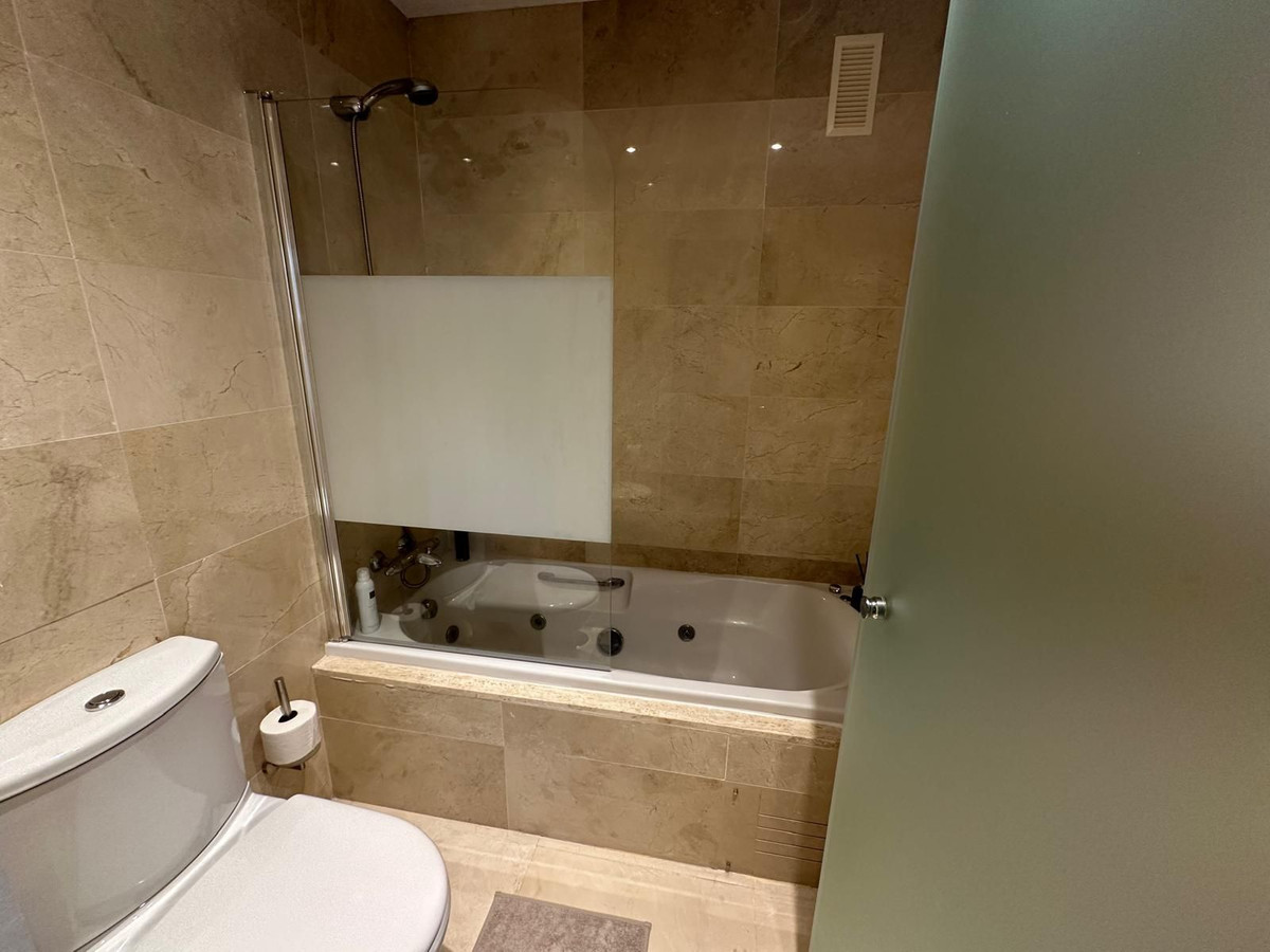 Penthouse te koop in Estepona | 2 slaapkamers H5507314