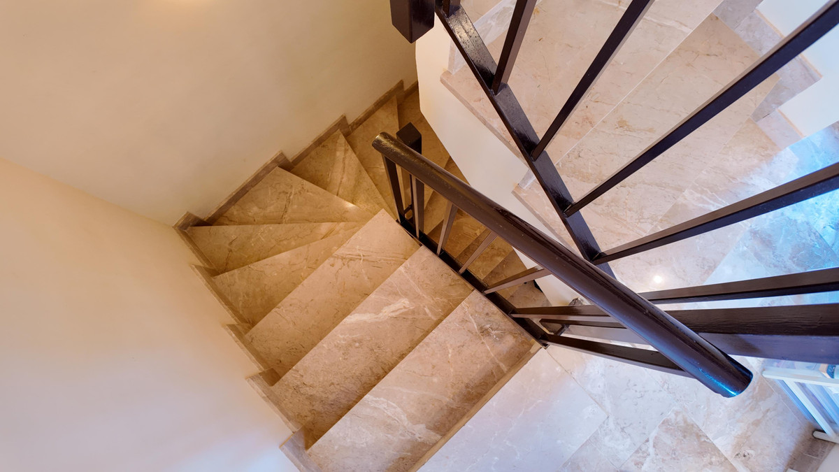 Appartement te koop in Estepona | 2 slaapkamers H5508946