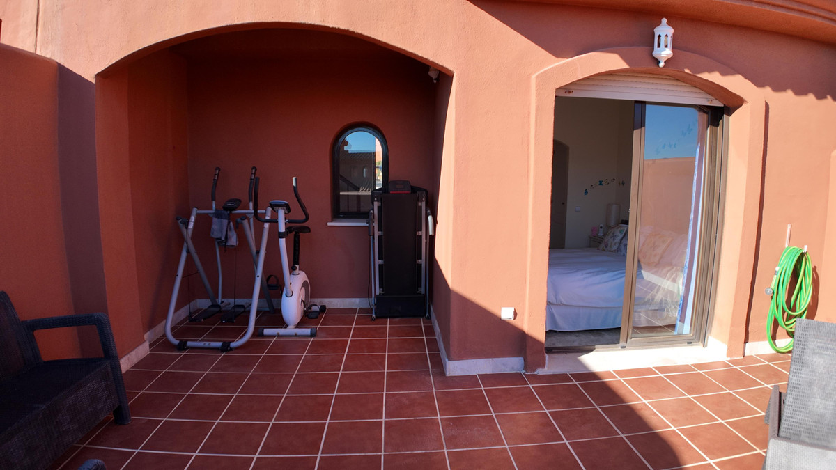 Appartement te koop in Estepona | 2 slaapkamers H5508946