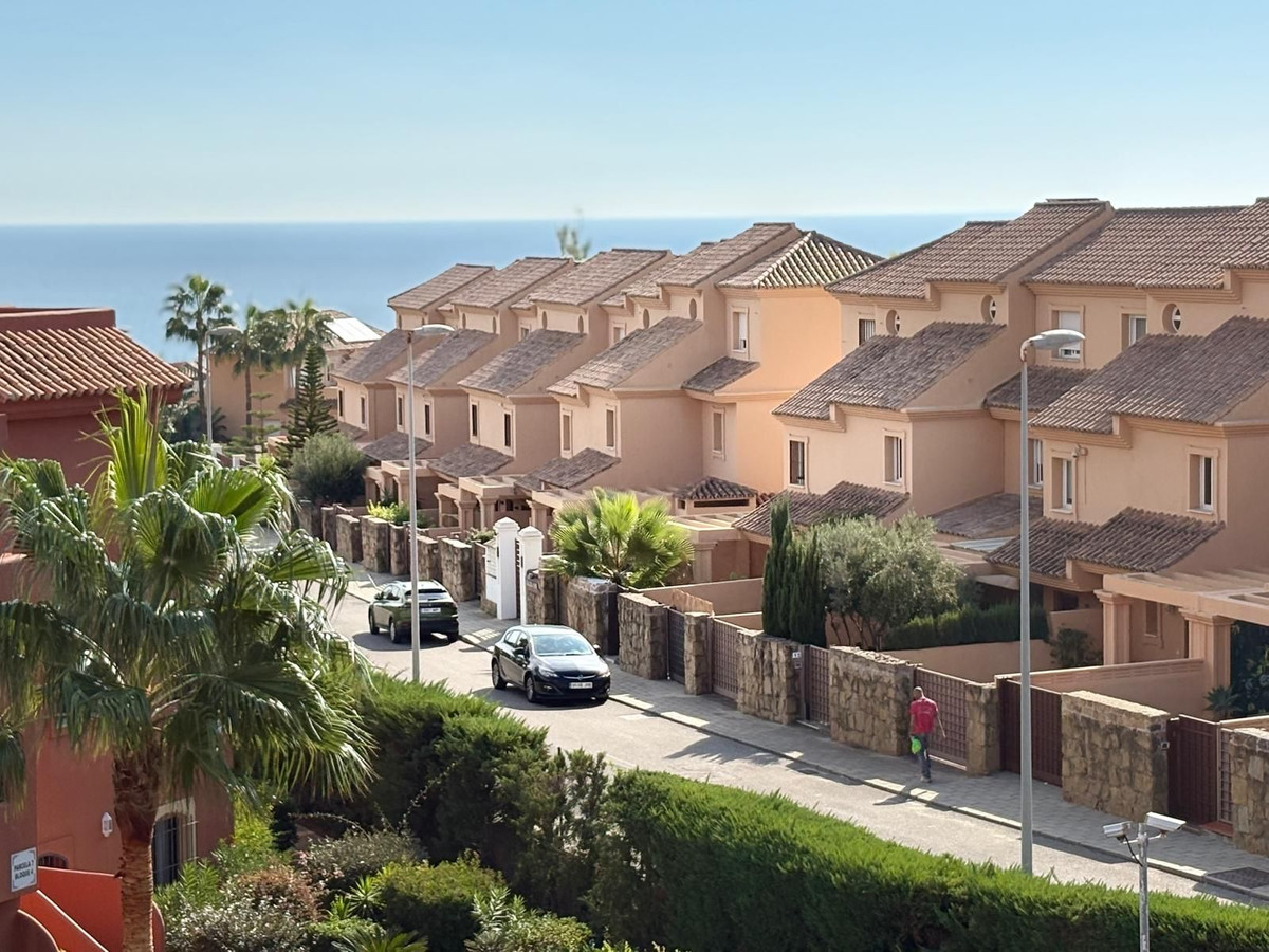 Appartement te koop in Estepona | 2 slaapkamers H5508946